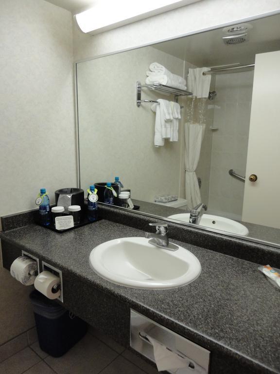 Quality Hotel Downtown-Inn At False Creek Vancouver Extérieur photo